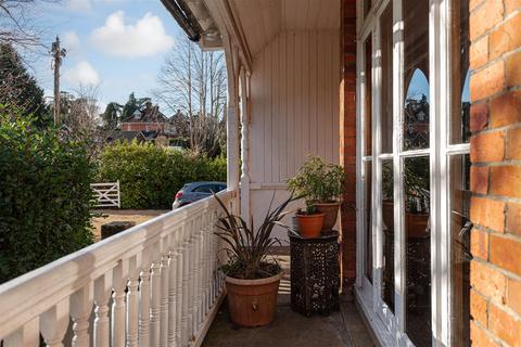 2 bedroom apartment for sale, Knoll Road, Dorking