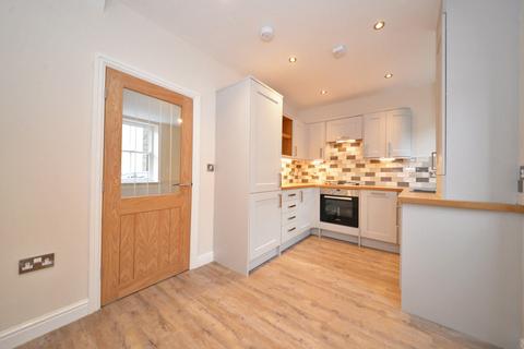 2 bedroom terraced house to rent, Kings Street, Skipton, BD23