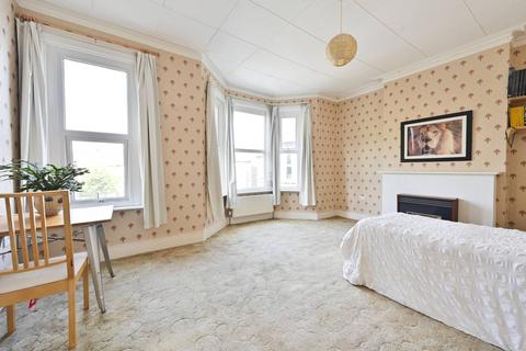 5 bedroom terraced house for sale, Holmewood Gardens, Brixton Hill, London, SW2