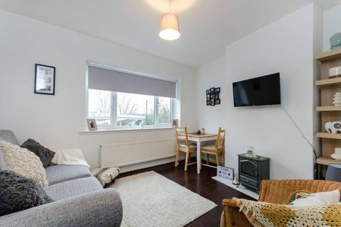 1 bedroom flat for sale, Robin Hood Way, Kingston Vale, London, SW15