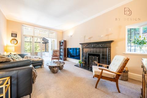 3 bedroom apartment for sale, 6 Harlaxton Drive, Nottinghamshire NG7