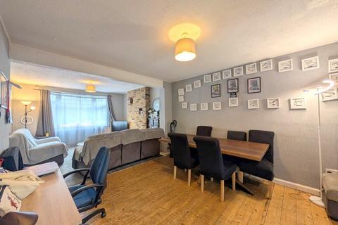 292 Bedfont Lane, Feltham, TW14 9NU