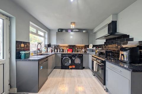292 Bedfont Lane, Feltham, TW14 9NU