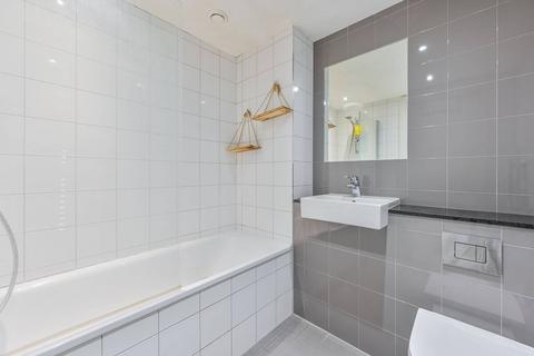 1 bedroom flat for sale, Riverlight Quay, Nine Elms, London, SW11