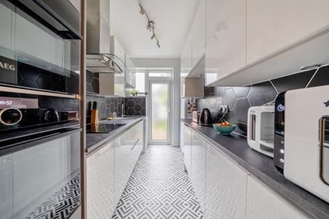 158 Perry Hill, London, SE6 4EZ