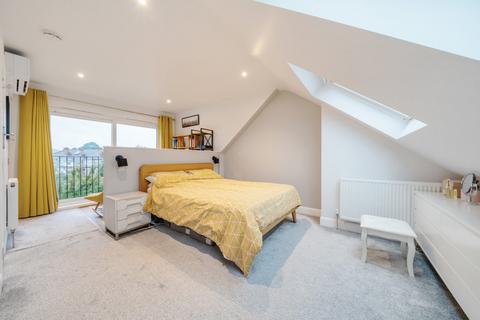 158 Perry Hill, London, SE6 4EZ