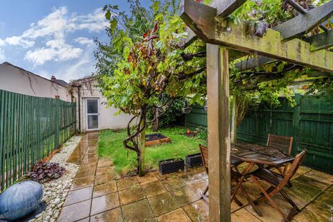 158 Perry Hill, London, SE6 4EZ