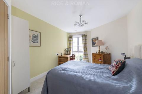 1 bedroom retirement property for sale, Kingston Road, London SW20