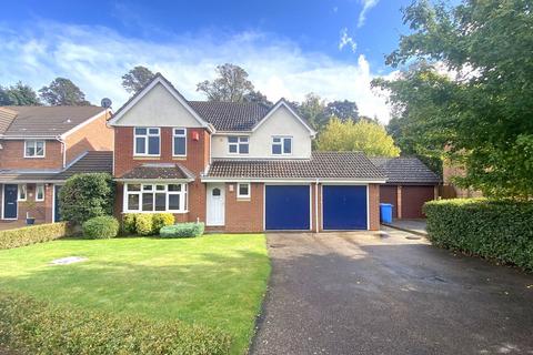 4 bedroom detached house for sale, Carlton Way, Ipswich, Suffolk, IP4