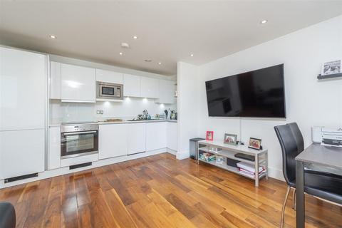 2 bedroom flat for sale, Flower Lane, Mill Hill, London