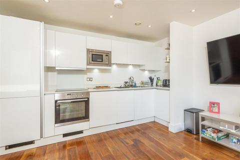 2 bedroom flat for sale, Flower Lane, Mill Hill, London