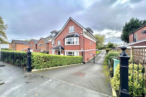 2 bedroom flat for sale, Lisburne Lane, Stockport SK2