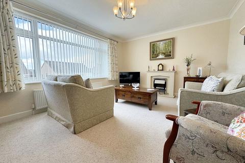 6 Bryn Derwen, Abergele, LL22 8DE