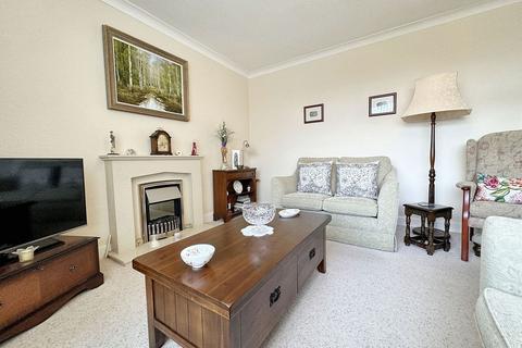 6 Bryn Derwen, Abergele, LL22 8DE