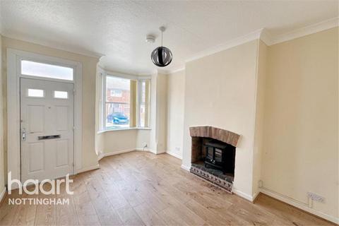 3 bedroom end of terrace house to rent, Thorneywood Rise, NG3