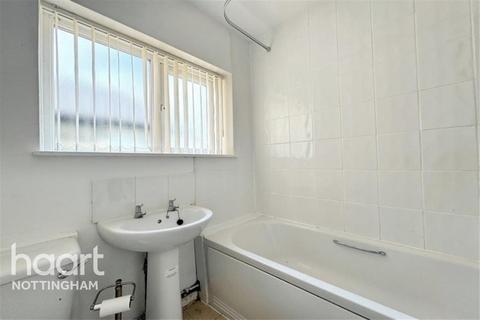 3 bedroom end of terrace house to rent, Thorneywood Rise, NG3