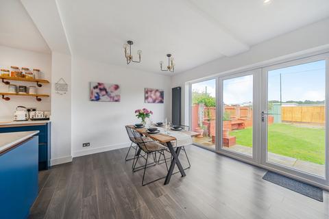 36 Rydens Way, Woking, GU22 9DN