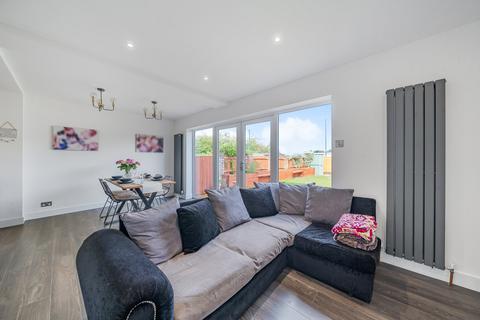 36 Rydens Way, Woking, GU22 9DN