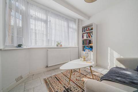 36 Rydens Way, Woking, GU22 9DN