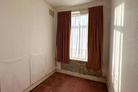 3 bedroom end of terrace house for sale, 1 Templeton Close, Selhurst, London, SE19 3DD