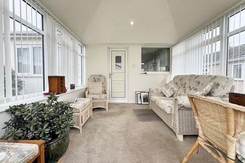 16 Coed Eithin, Abergele, LL22 7EY