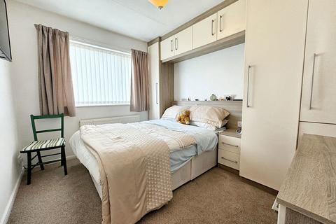 16 Coed Eithin, Abergele, LL22 7EY