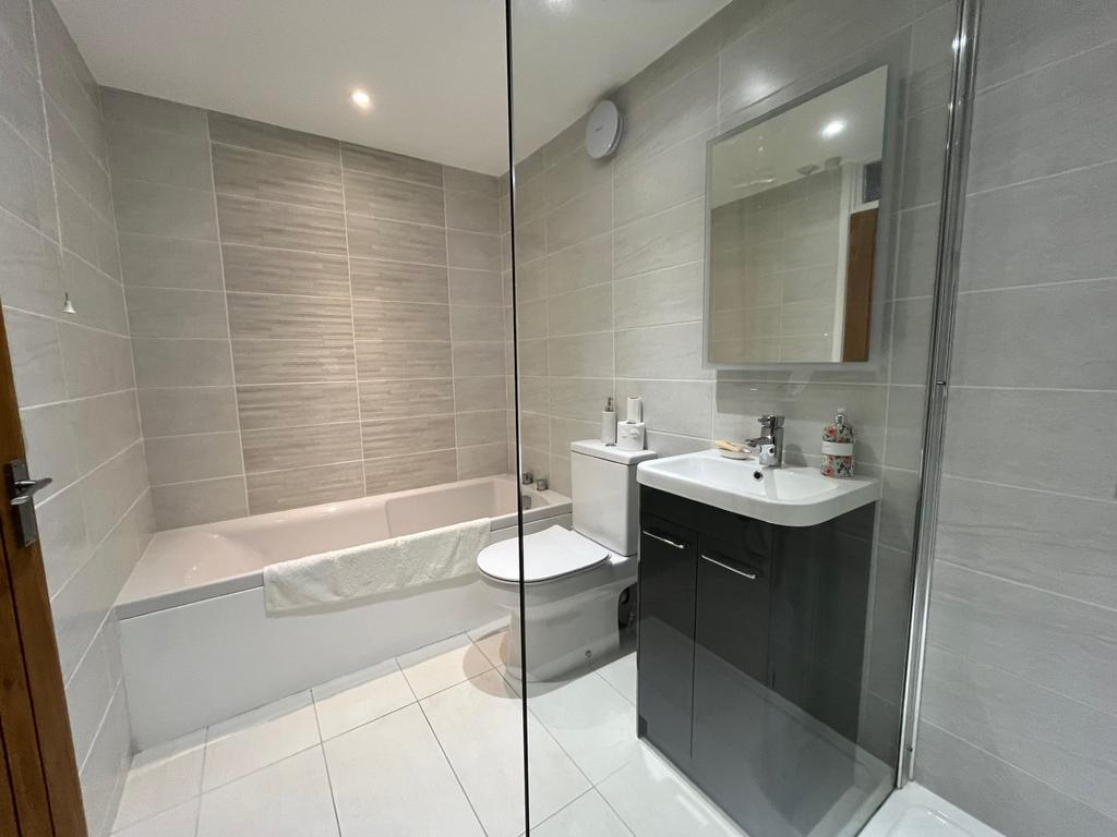 Bath/shower room