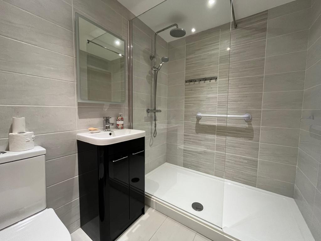 Bath/shower room