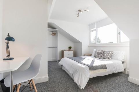 6 bedroom house to rent, Burley Road, Leeds LS4