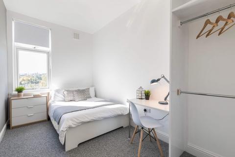 6 bedroom house to rent, Burley Road, Leeds LS4