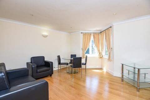 2 bedroom apartment to rent, Leslie Road East Finchley N2