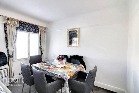 3 bedroom maisonette for sale, Woodford Avenue, Gants Hill