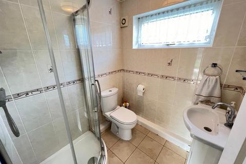72 Fredericks Close, Norton, Stourbridge, DY8 3YW
