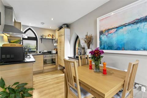 2 bedroom apartment for sale, North Road, Kew, Surrey, TW9