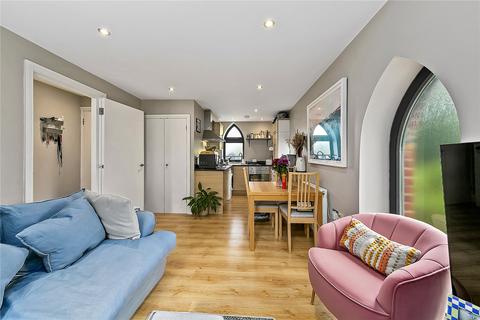 2 bedroom apartment for sale, North Road, Kew, Surrey, TW9