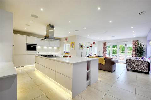 5 bedroom detached house for sale, Derby Road, Beeston, Nottingham