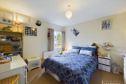 77 Bach Close, Basingstoke, RG22 4JZ