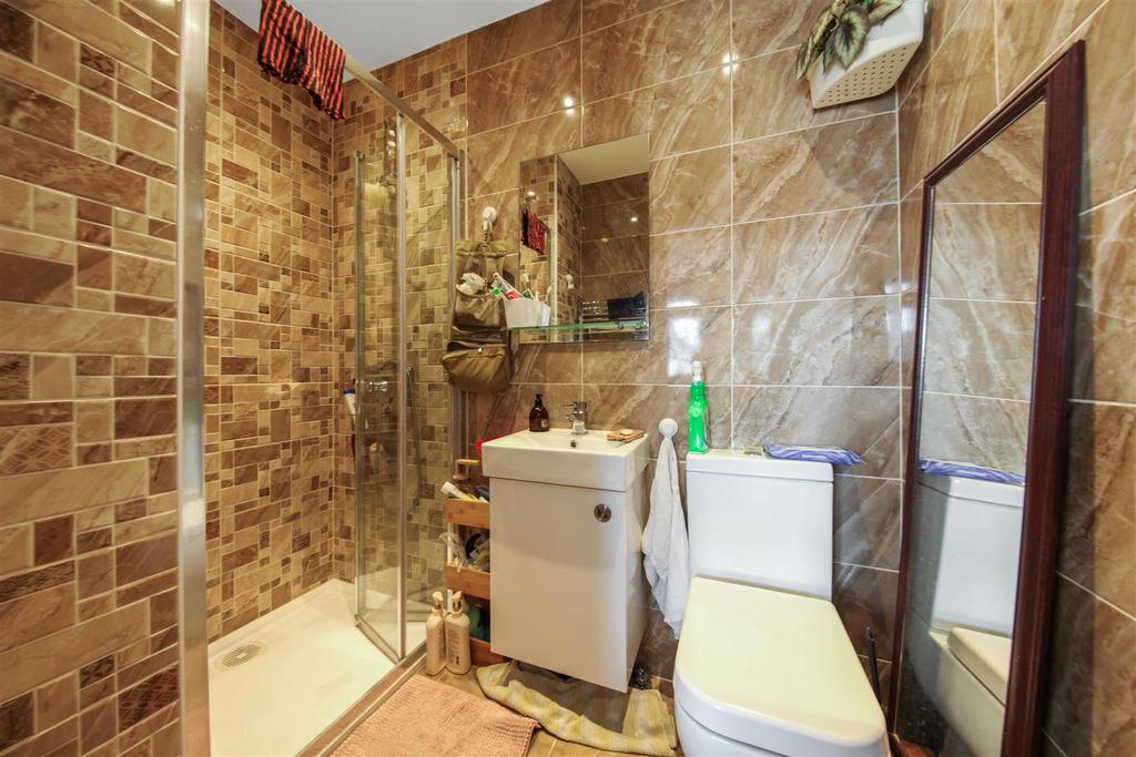 14 A Parkfields Avenue - K1 YYo VGGTe Kx CMYk Qq3 K.jpg