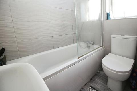 290 Kings Road, Bradford, BD2 1NR