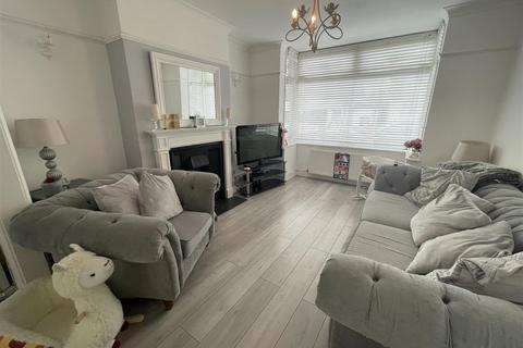 3 bedroom terraced house for sale, Burnham Road, London