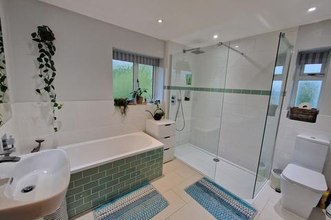 1 Bibury Road, Cheltenham, GL51 6AZ