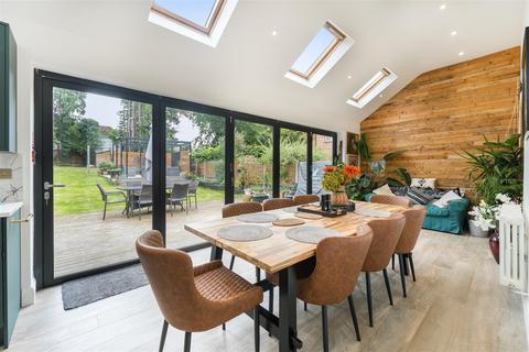 464 Reigate Road, Epsom, KT18 5XA