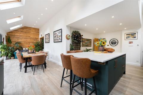 464 Reigate Road, Epsom, KT18 5XA