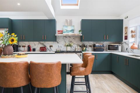 464 Reigate Road, Epsom, KT18 5XA