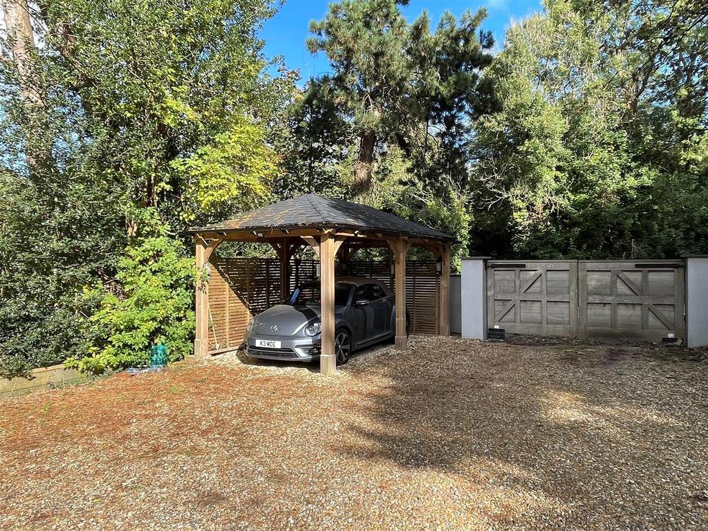 Carport.jpg