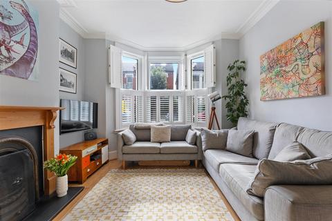 8 Warren Road, London, SW19 2HX