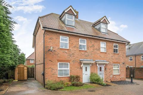 3 bedroom end of terrace house for sale, Locks Yard, Headcorn, Ashford