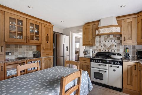 9 Garth Avenue, Collingham, Wetherby, LS22 5BJ