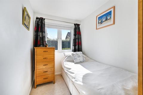 250 North Road, London, SW19 1TR