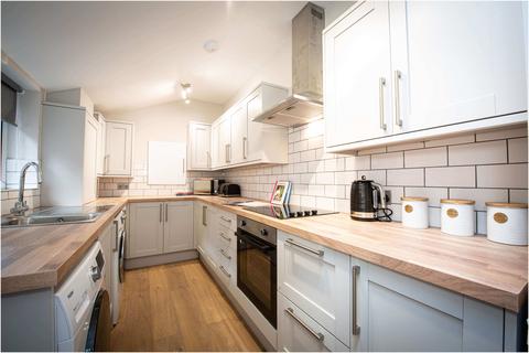 6 bedroom house to rent, Burley Road, Leeds LS4